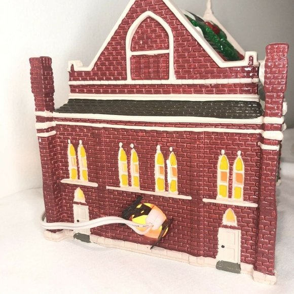 Dept 56 Snow Village - Ryman Auditorium / Grand Ole Opry - Picture 4 of 5